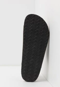 Pier One Unisex - Pantoffels - Brown -Heren Kledings Winkel 23e143c048ee4fd8b5e22a3556ccfbfb