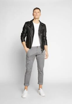 Pier One 3 Pack - T-Shirt Basic - Mottled Bordeaux/White/Blue -Heren Kledings Winkel 306b576e698046f6bdf4beb828274edf