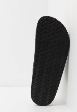 Pier One Unisex - Pantoffels - Black 16 Pier One Unisex - Pantoffels - Black -Heren Kledings Winkel 4a735c24e60449a29969a0148d036b07