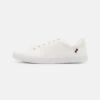 Pier One Unisex - Sneakers Laag - White 1 Pier One Unisex - Sneakers Laag - White -Heren Kledings Winkel 4d5a85fb07034b32bc3535edb39c8bc0