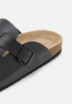 Pier One Leather Unisex - Pantoffels - Black -Heren Kledings Winkel 7b28889d1d2247a8abcae3a4a4c34674