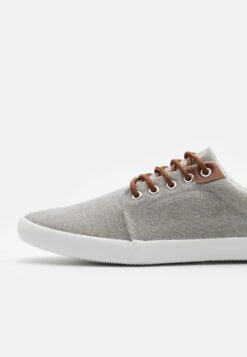 Pier One Unisex - Sneakers Laag - Light Grey -Heren Kledings Winkel 8f5660aa856d43a69db14e309615dd5c