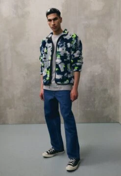 Heren Kledings Winkel -Heren Kledings Winkel 98097154950e43748c83ba735d73b3cb