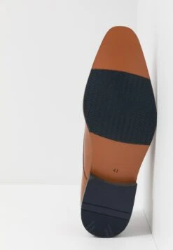 Pier One Leather - Instappers - Cognac -Heren Kledings Winkel b33620ba8ab547529ee32df8e71ecc15