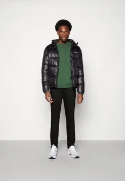 Heren Kledings Winkel -Heren Kledings Winkel da3bc8dba5e24eeca3367bafda6b664b