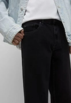 PULL & BEAR Wide - Relaxed Fit Jeans - Black 12 PULL & BEAR Wide - Relaxed Fit Jeans - Black -Heren Kledings Winkel e253f85c920b48d4a8b1d7e4ff8137b7