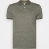 Pier One Poloshirt - Olive -Heren Kledings Winkel f21c0b2b47da44f6a6e3b68e1a627032