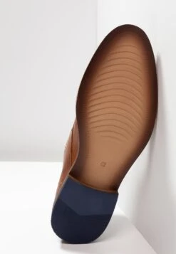 Pier One Leather - Veterschoenen - Cognac 11 Pier One Leather - Veterschoenen - Cognac -Heren Kledings Winkel f47ca42db8df499e9aede9cf8214a77b