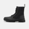 Dr. Martens Combs Ii Unisex - Veterboots - Black -Heren Kledings Winkel f8e45c4ebedc464d81dd3a699d82af75