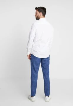 Pier One 2 Pack - Zakelijk Overhemd - White 10 Pier One 2 Pack - Zakelijk Overhemd - White -Heren Kledings Winkel fe3882eaf28b48838ea76cbb4b0ad904